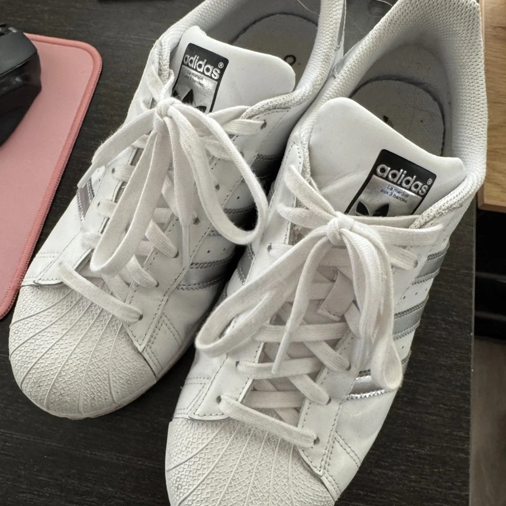 Adidas Superstar - Picture 2 of 4